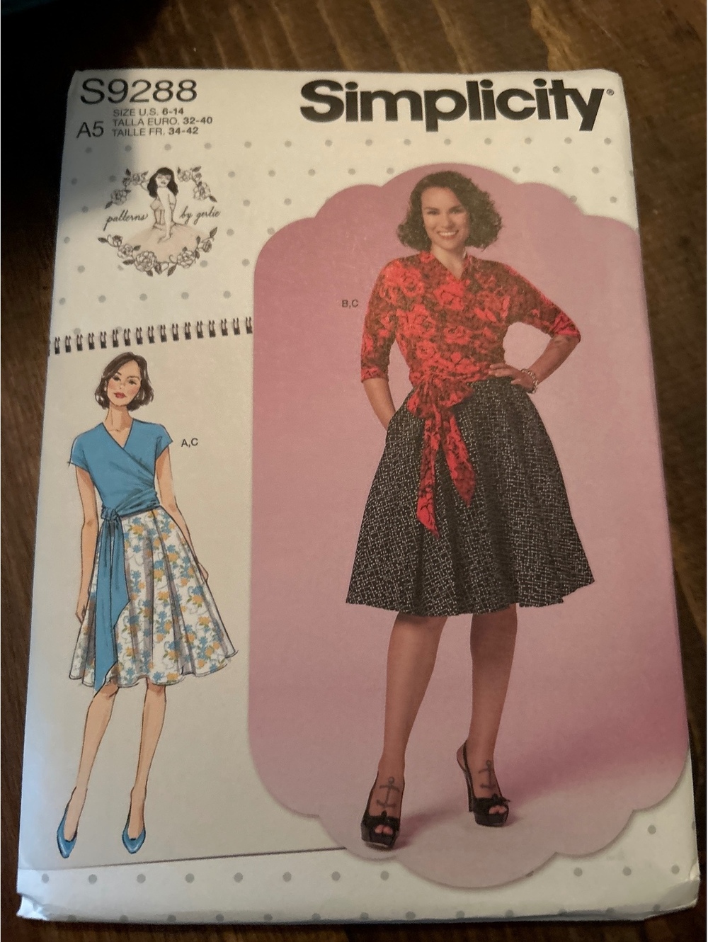 Simplicity S9288 Vintage Style Wrap Top and Flared Skirt Sewing Pattern
